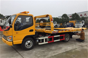 迎江哪里有拖车服务